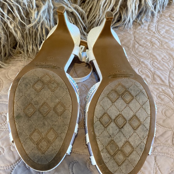 Dream Pairs Nina Low Pump Sandals. WORN ONCE - Picture 3 of 9